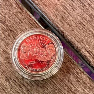Mount Rushmore Commemorative Coin
